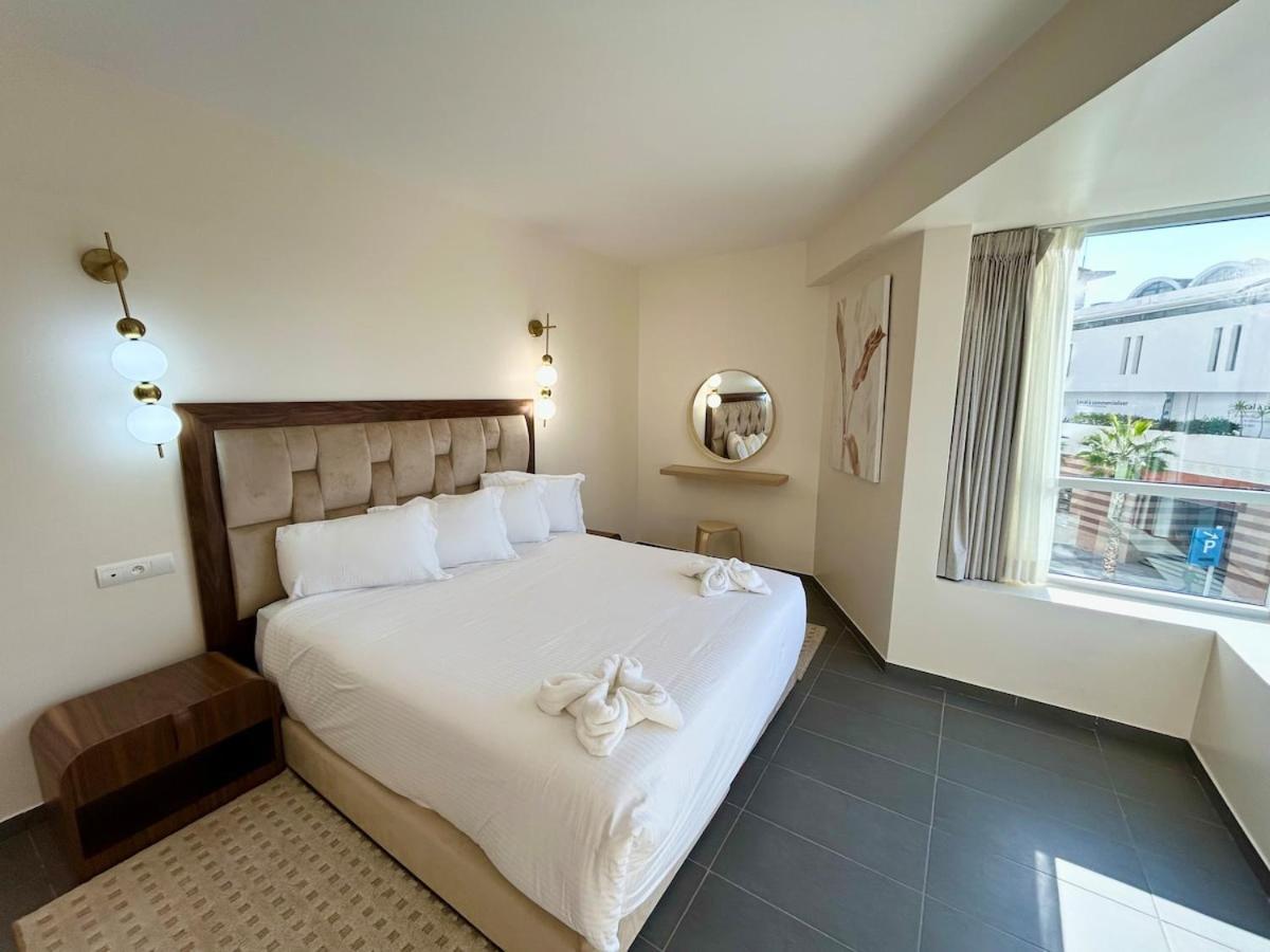 Chic & Spacious 3 Bedrooms - Train Station & Apartment Tangier