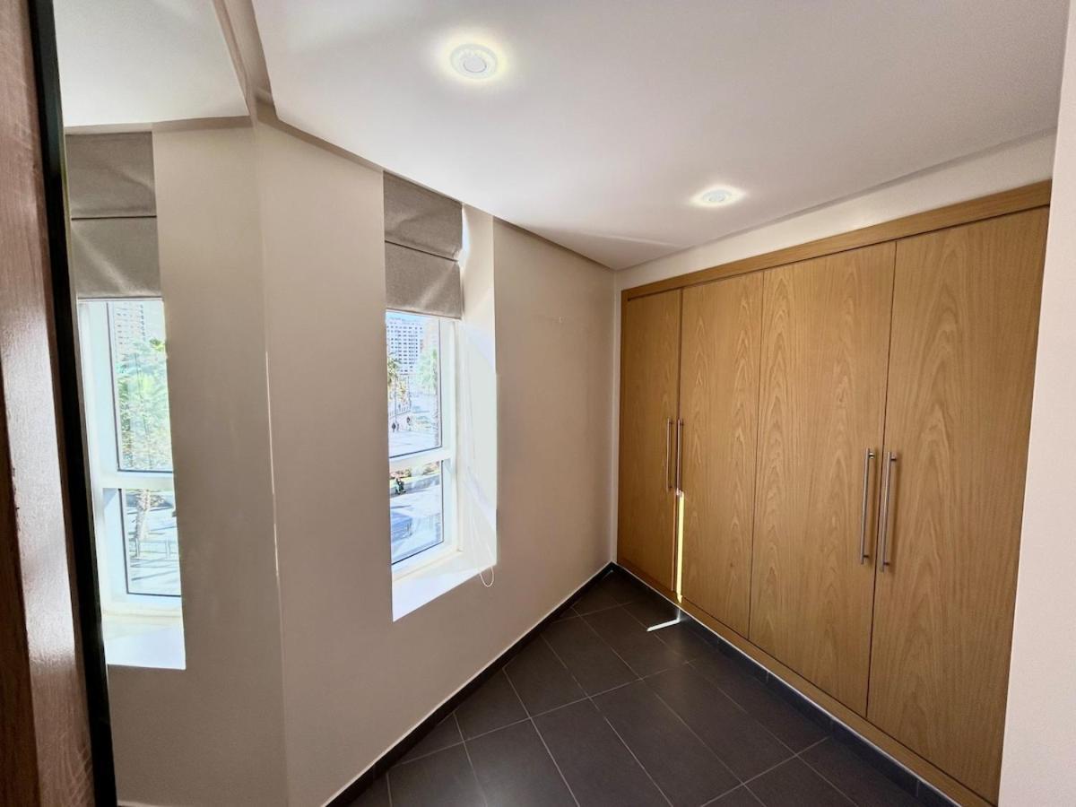 Chic & Spacious 3 Bedrooms - Train Station & *